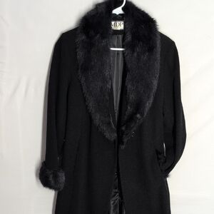 Mario De Pinto Elegant Black Fur-Trimmed Coat
